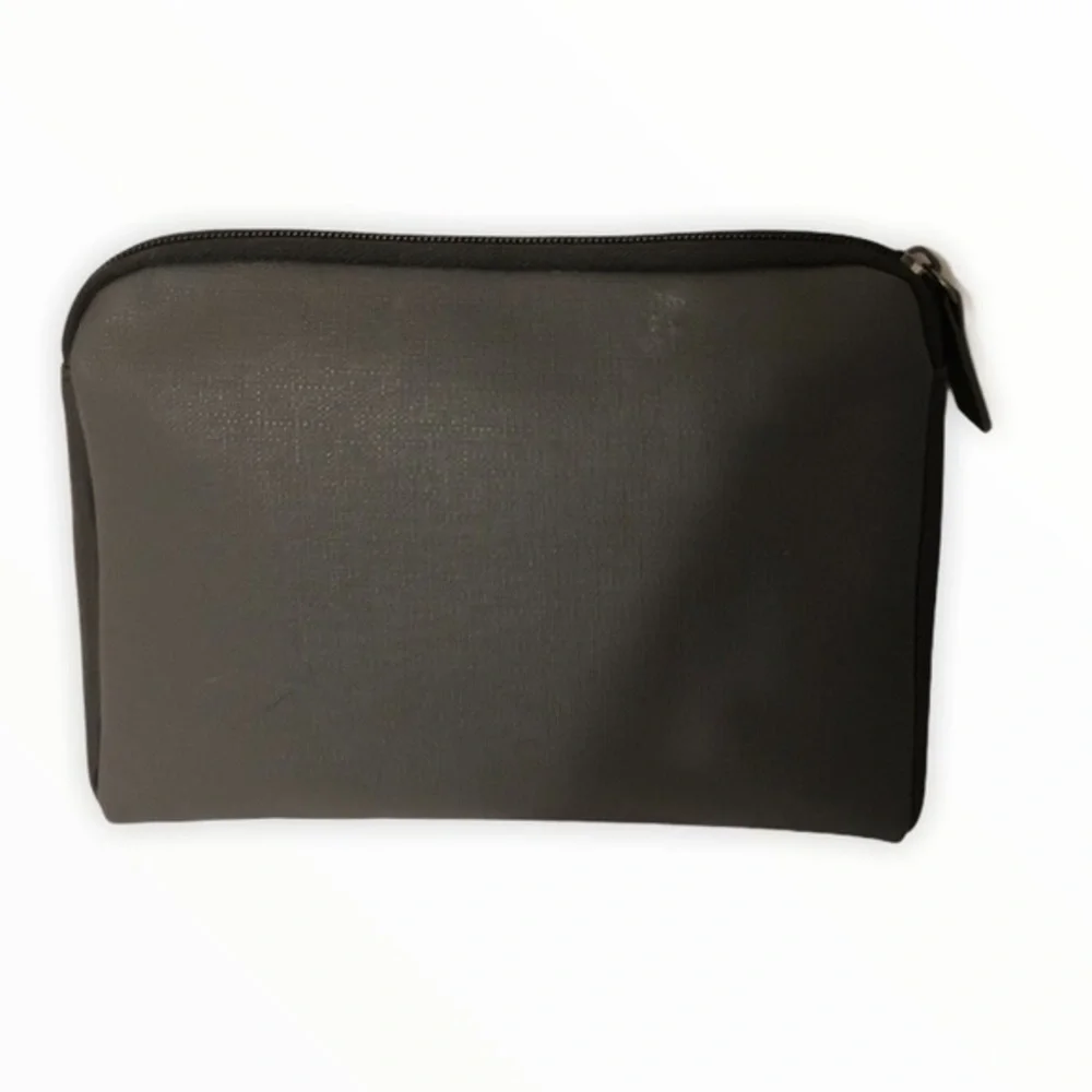 TUMI for Delta unisex toiletry case